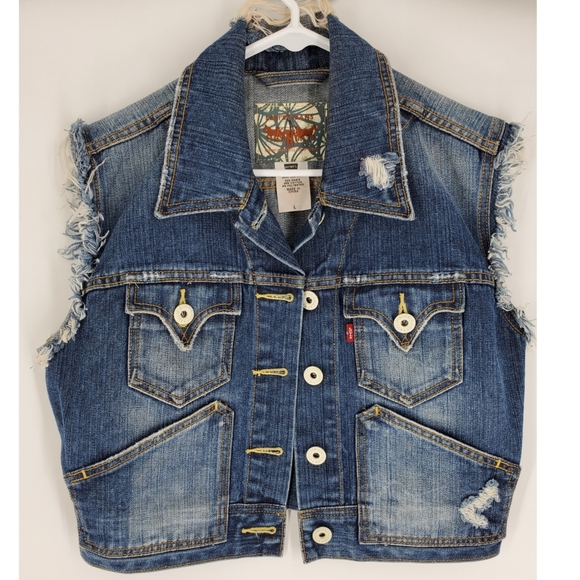 Levi's Jackets & Blazers - Levi's vest large cropped distressed biker style